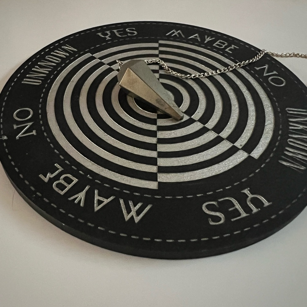 Fiendies Pendulum Divination Board - Picture 2 of 6